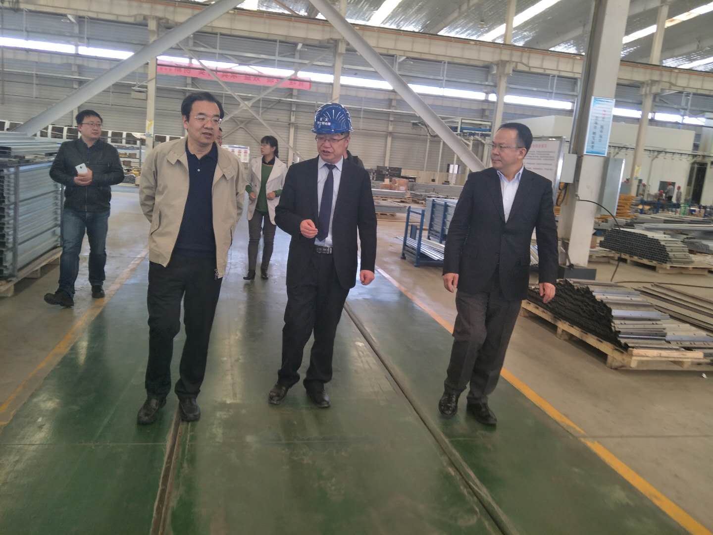 财务部驻甘专员效劳处党组书记杨瑞金，兰州市副市长牛向东一行旅行考察兰州新区拉斯维加斯游戏3499伊士顿电梯厂