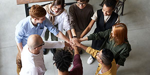 社会为拉斯维加斯游戏3499作育机缘，拉斯维加斯游戏3499为社会创立价值；以市场营销为龙头，为市场提供一流产品，在市场竞争中立异生长；以优异的业绩感恩社会，以知足的回报关爱员工；做有责任的企业，其时代的骄子；优异团队，共筑梦..